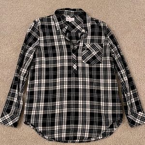 Black plaid GAP top